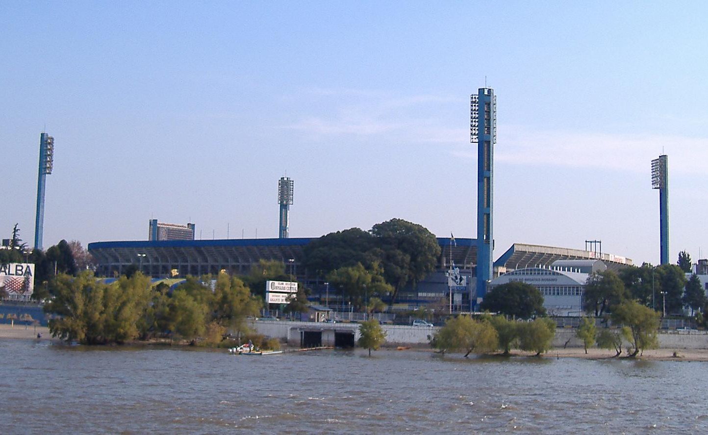Vista do Estádio Gigante de Arroyito, do Rosario Central, às margens do Rio Paraná