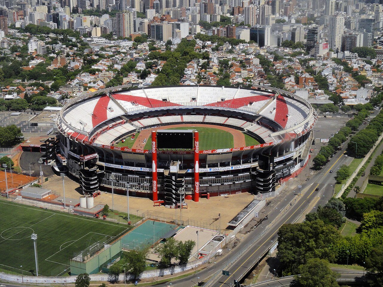 Vista aérea do Estádio Monumental, casa do River Plate, em Buenos Aires