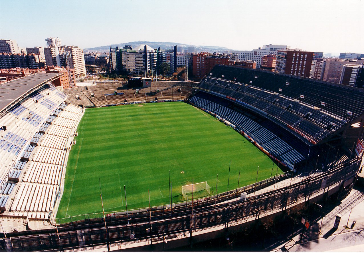 Vista interna do Estádio de Sarriá, em Barcelona, palco do jogo entre Brasil e Itália na Copa de 1982