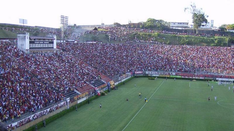 Barradão lotado com a torcida do Vitória em dia de jogo, em Salvador
