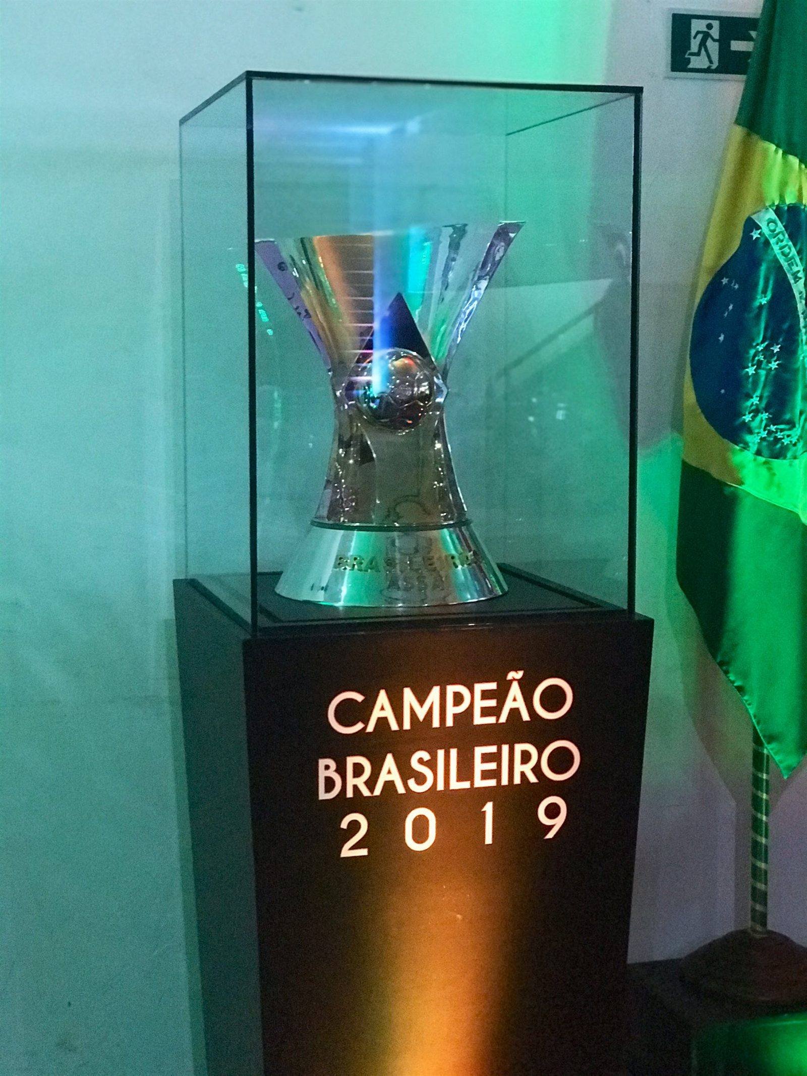 Troféu do Campeonato Brasileiro de 2019, conquistado pelo Flamengo