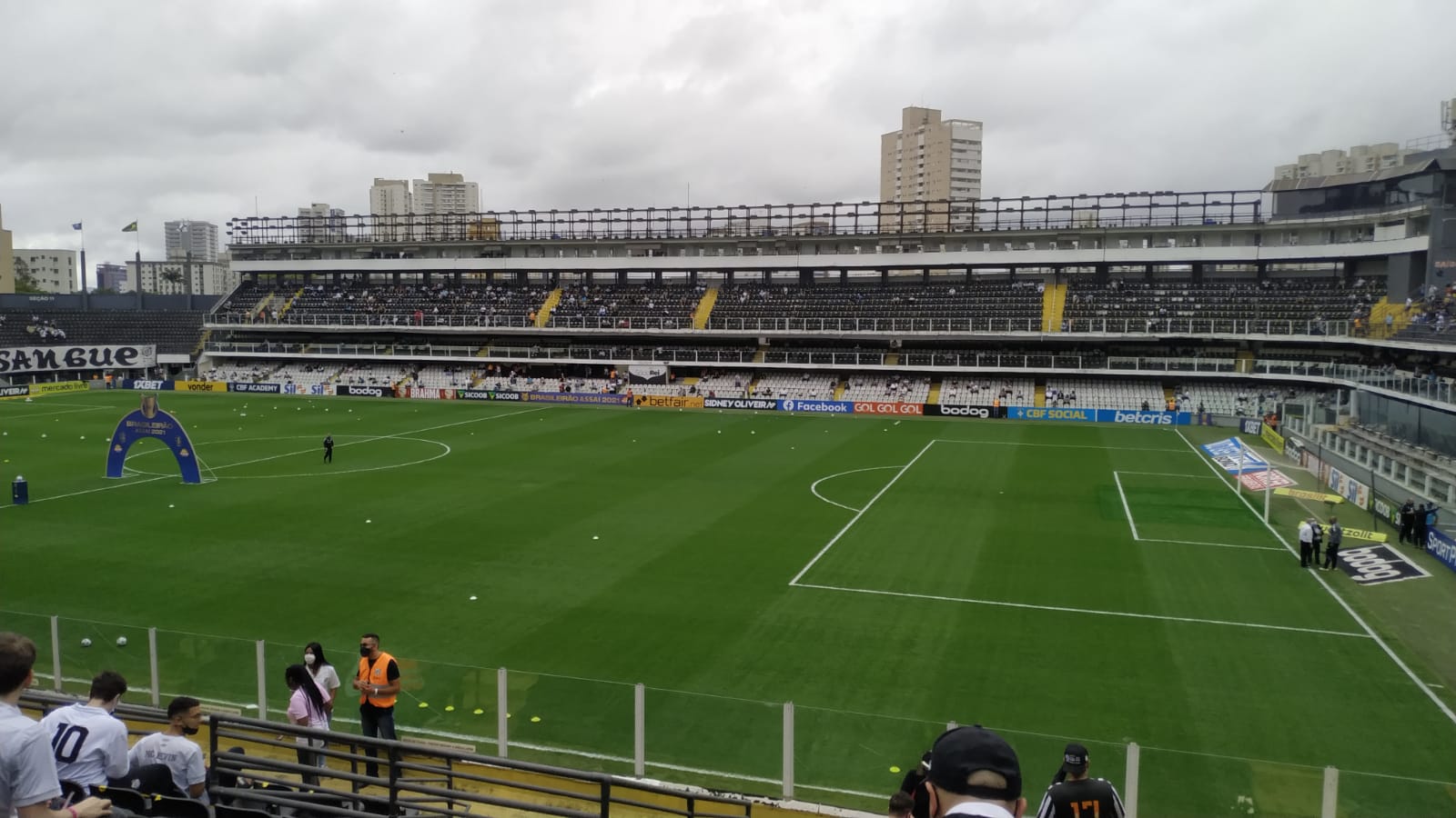 Vila Belmiro antes de uma partida do Santos, em dia de jogo